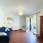 Del Volterraio - Papaveri 7 * Sant'Anna (Isola d'Elba)